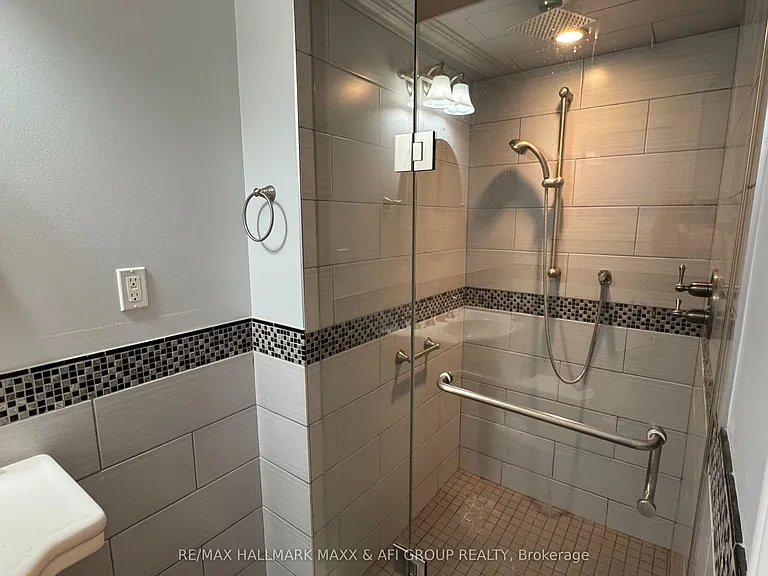 2 Lambeth Sq #BACHELOR — Photo 13