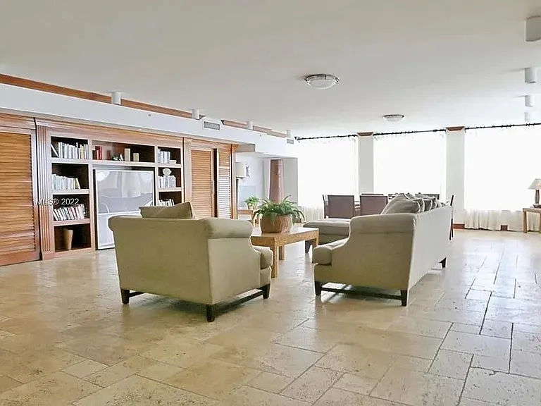 1625 Kennedy Cswy #607 — Photo 23