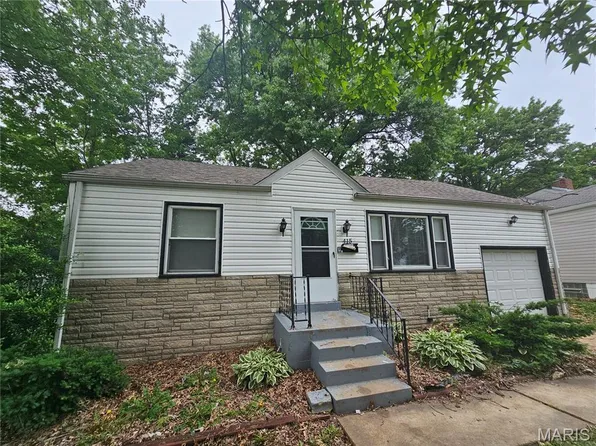 415 Millman Dr, Saint Louis, MO 63135