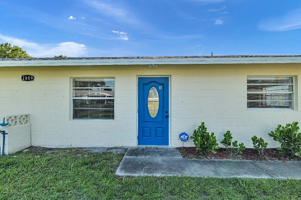 Newly Renovated 3 BDRM 1 Full Bath — Photo 3