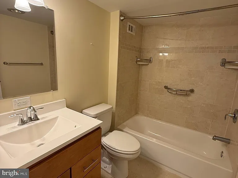 5300 Holmes Run Pkwy #819 — Photo 20