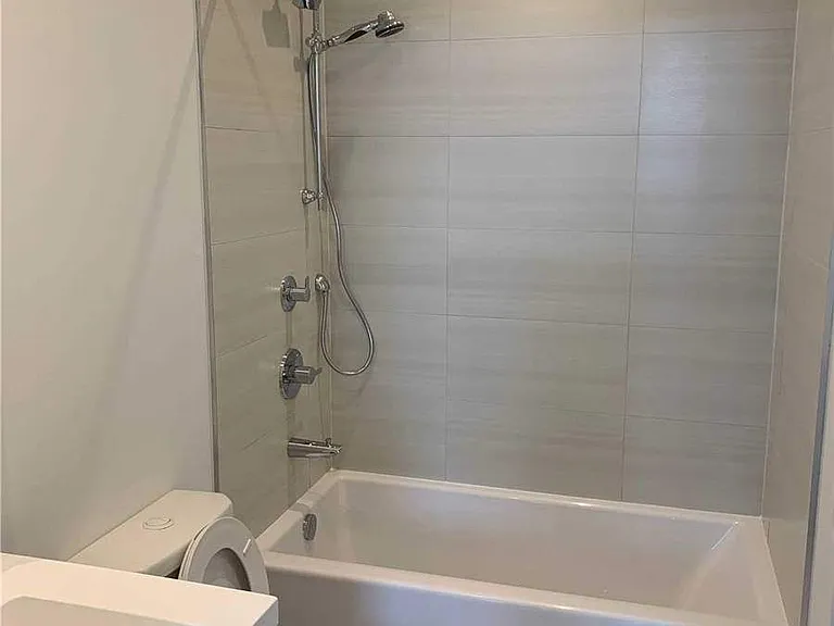 80 Vanauley St #16 — Photo 7