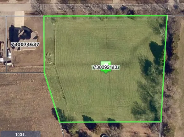 S Hall Ave, Wagoner, OK 74467
