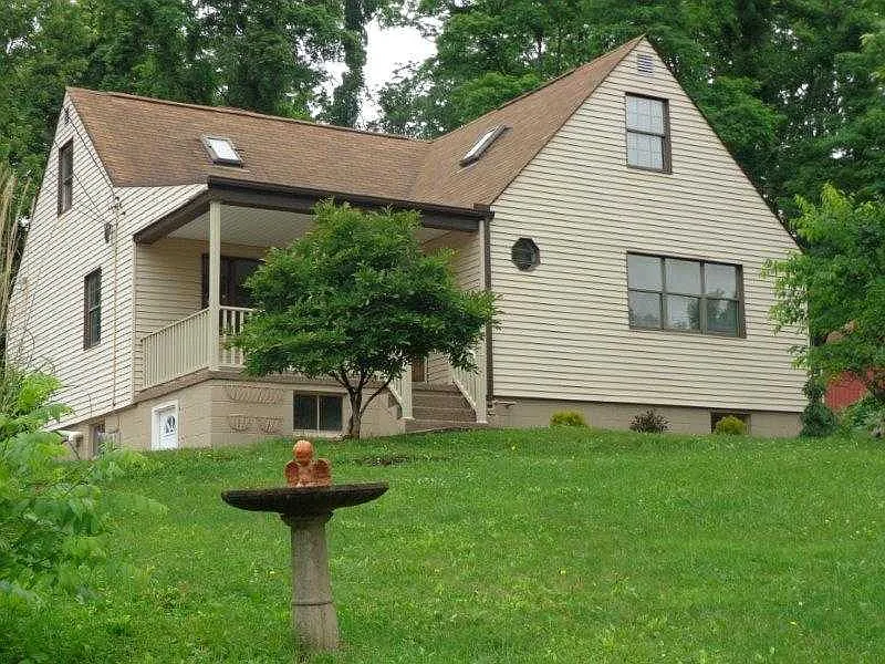 230 Finley Rd photo 1