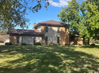 1201 Pine Tree Dr, Washington, IL 61571