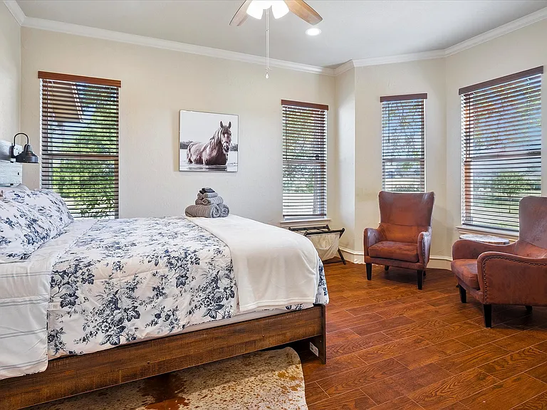 2309 Parker Rd — Photo 24