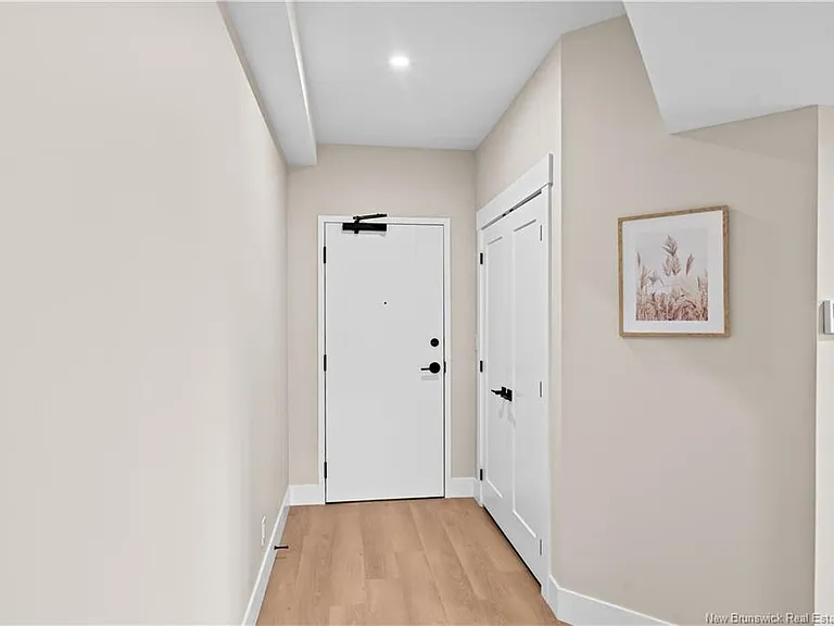 1030 Melanson #E — Photo 12