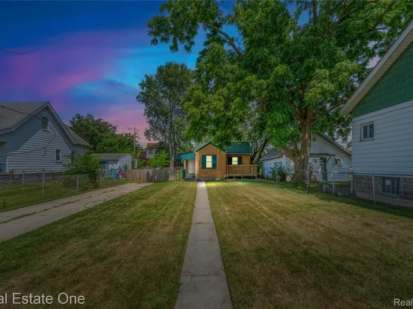 1326 Montie Rd, Lincoln Park, MI 48146