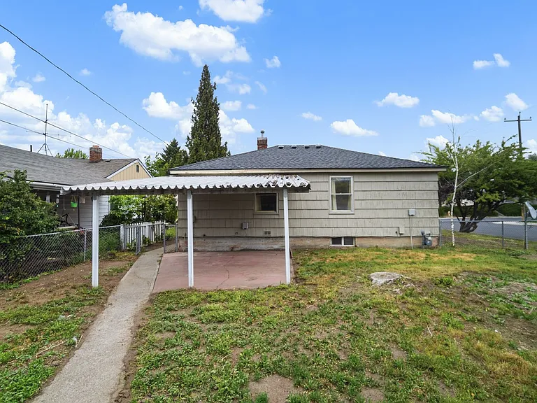 2403 W Everett Ave — Photo 42