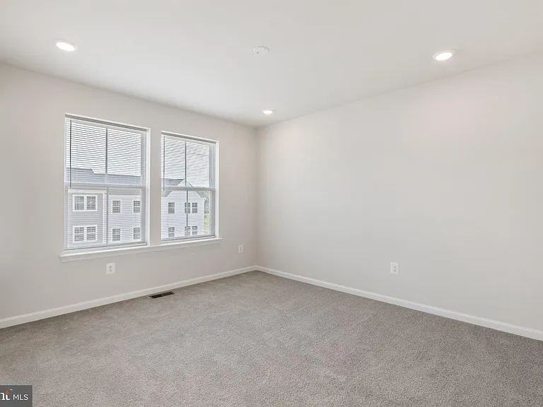 105 Milburn Dr — Photo 26