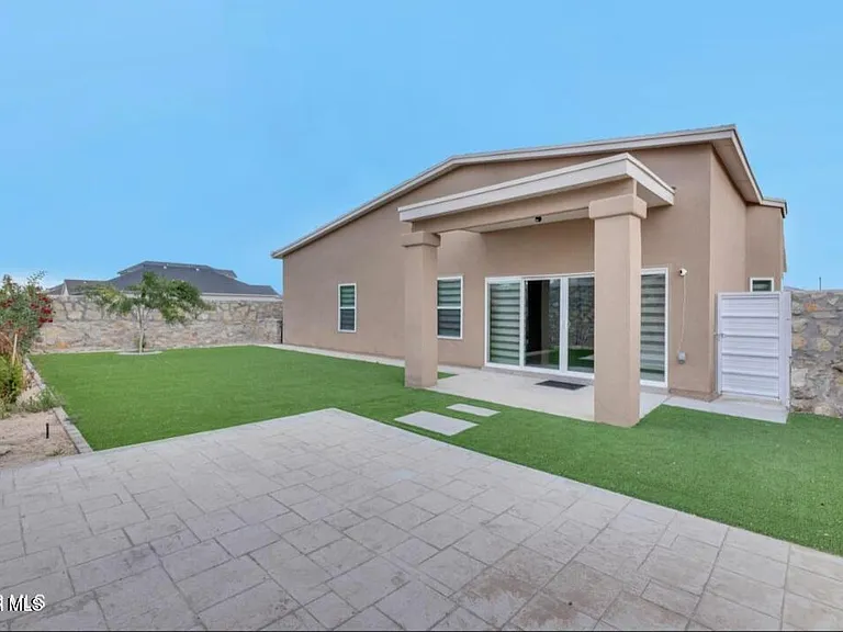 13729 Vista Lagos Ave — Photo 44
