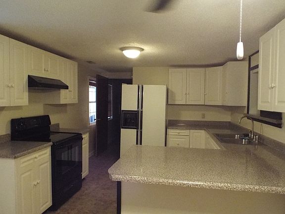 4th image of 225 S Deepwood Dr