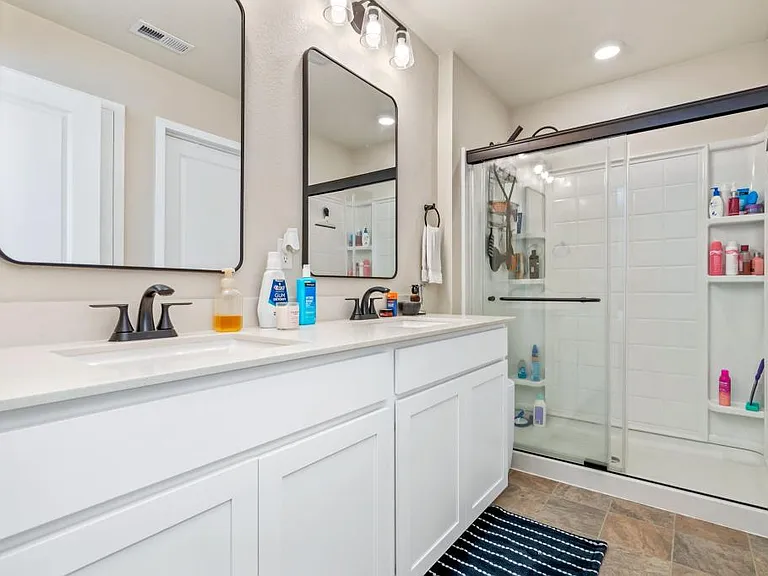 276 Swallow Rd — Photo 16