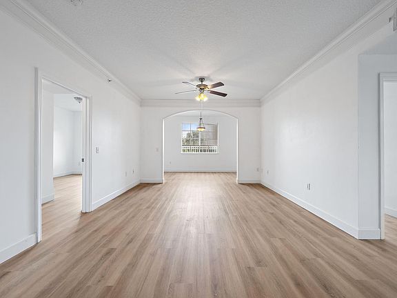 5th image of 1201 Myrtlewood Cir E