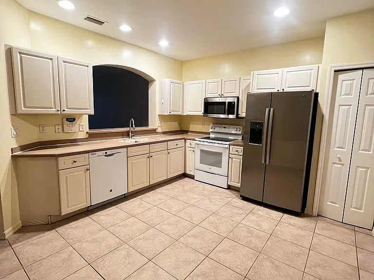 10032 Ravello Blvd #1 — Photo 2