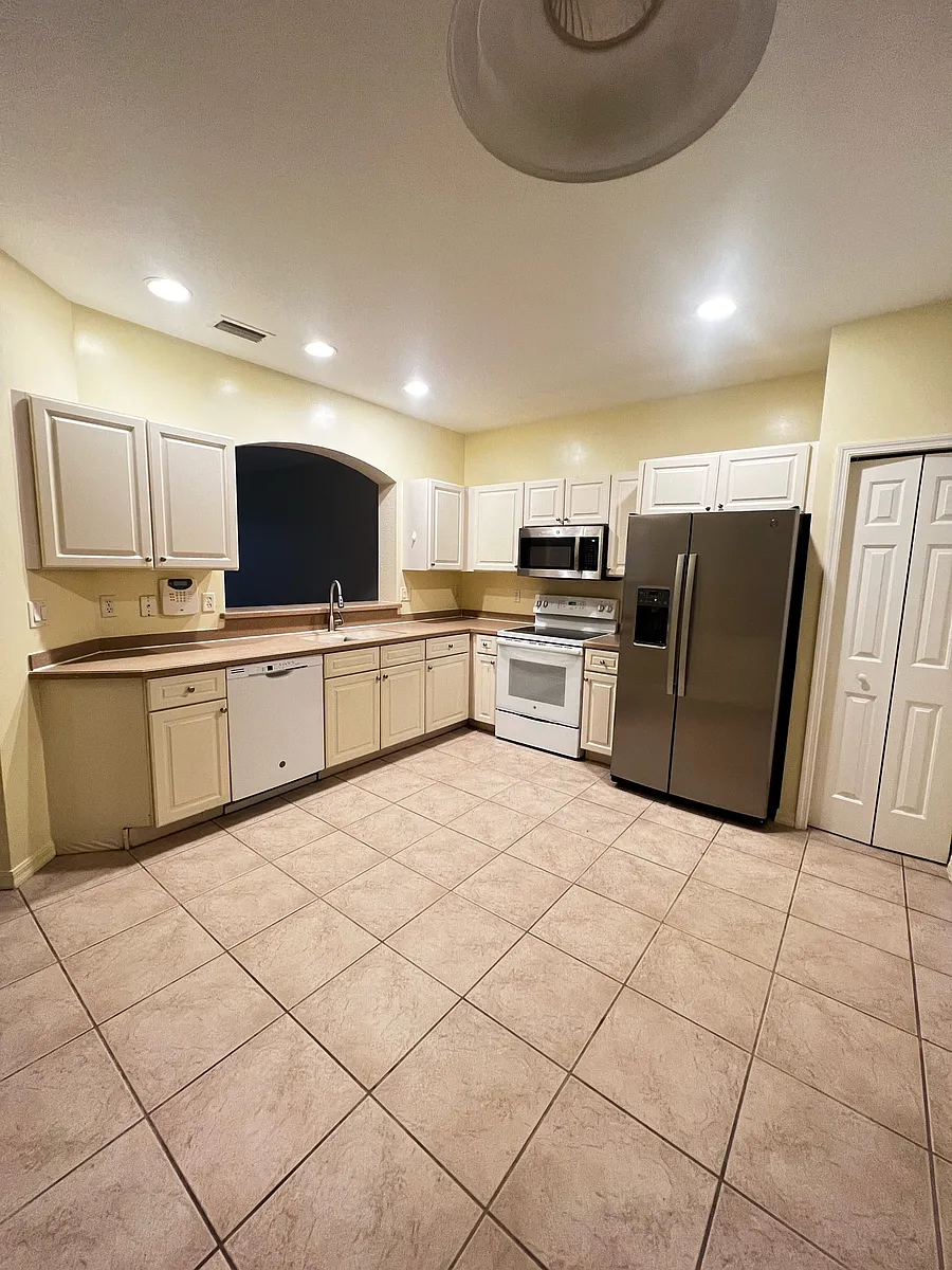 Building Photo - 10032 Ravello Blvd #1