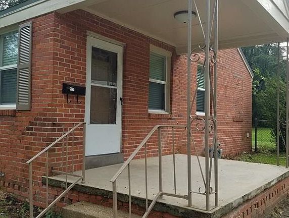 3rd image of 202 Oak Forest Dr