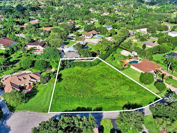 5th image of 20231 Sw 51st Ct