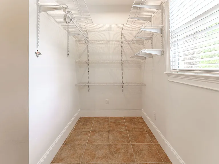 214 Chandler Walk — Photo 35