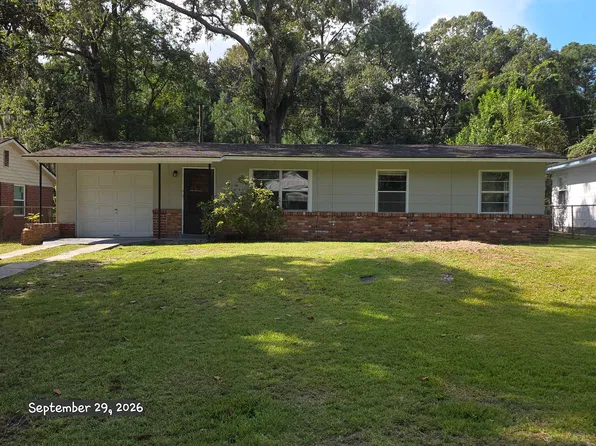2225 Vicksburg Dr, Savannah, GA 31404