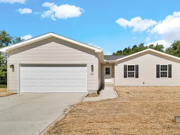 528 Oxford Rd, Kingsford Heights, IN 46346