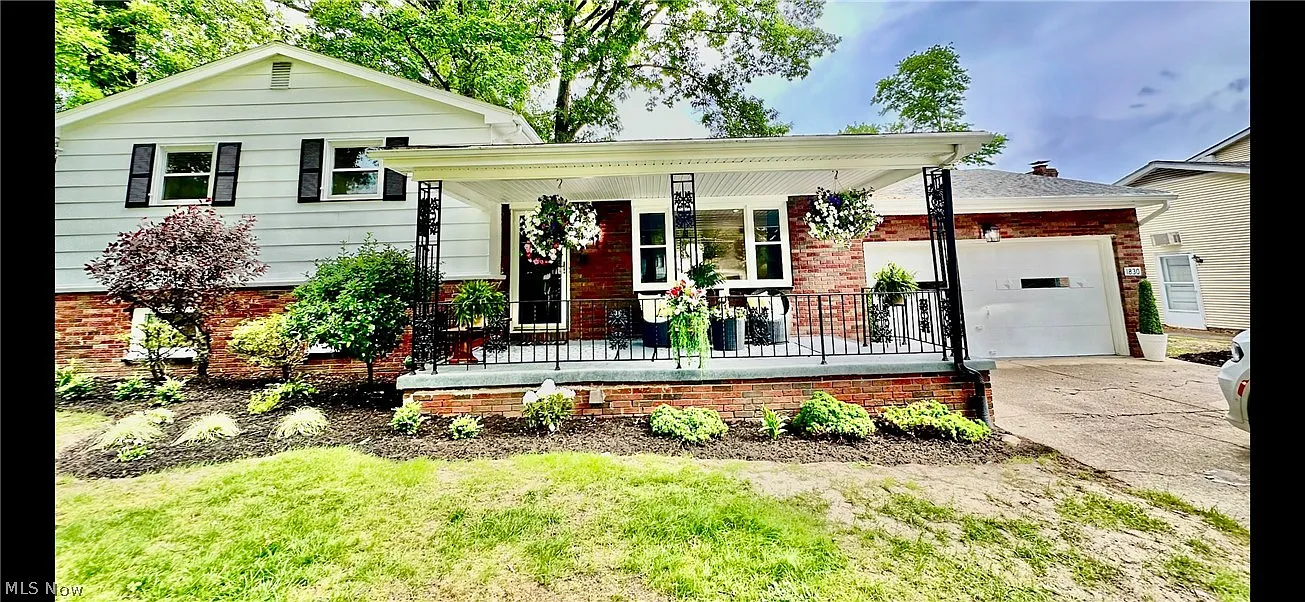 1830 Lancaster Dr photo 1