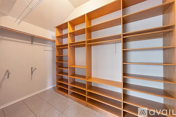 2421 Falcon Dr — Photo 9
