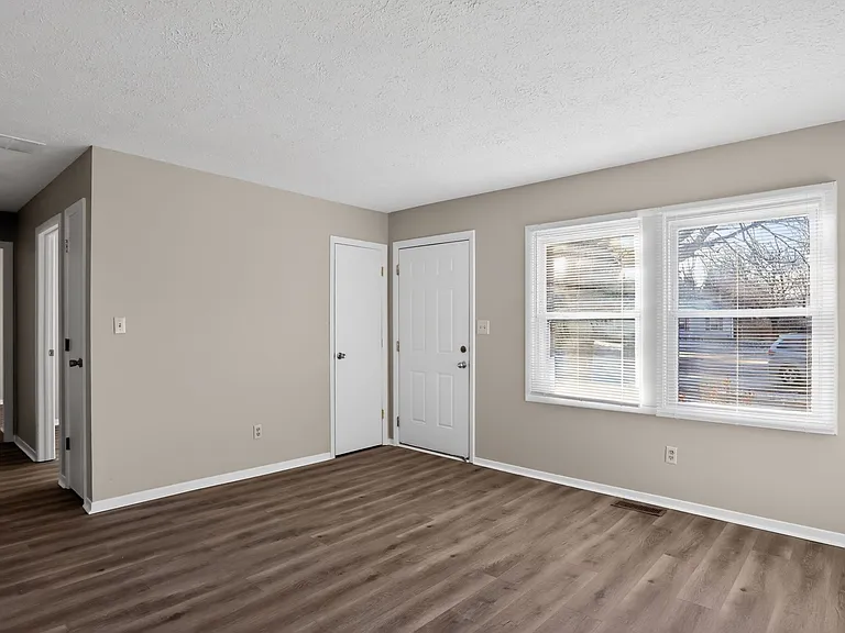 2707 Heatherlea Ct — Photo 9