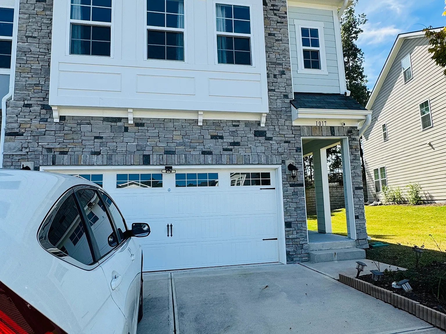 1017 Urbana Dr — Photo 1