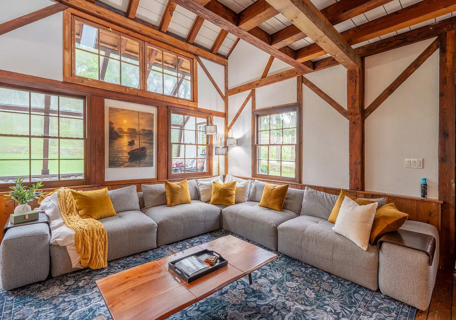 Tranquil Manor - Lake Geneva English Tudor Estate — Photo 1