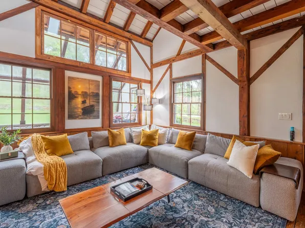 (undisclosed Address), Lake Geneva, WI 53147