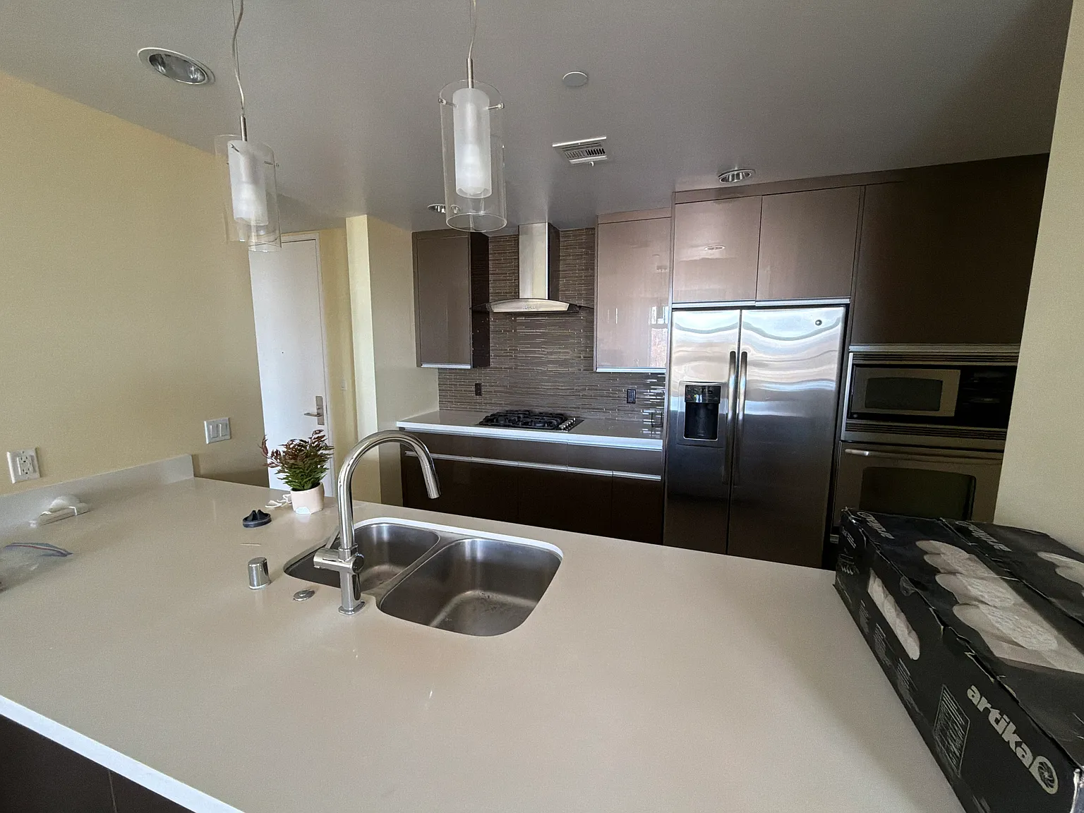 3 bed, 1430 sqft, $6,000 — Photo 3