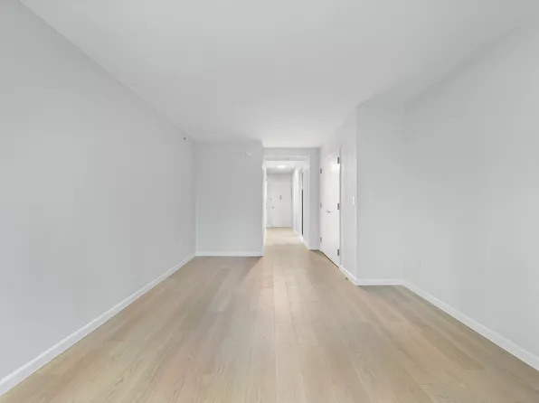 408 East 92nd Street 03A image 3 of 7