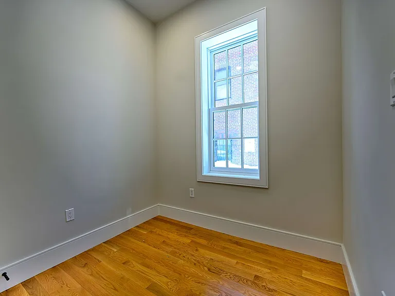18 Winchester St #2A — Photo 12