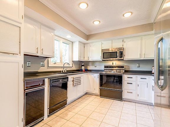 5th image of 5256 Birch Ln
