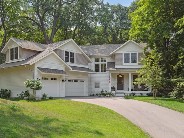 21045 Ivy Ln, Shorewood, MN 55331