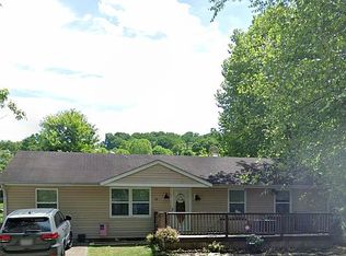 33 Brookside Dr, Gallipolis, OH 45631