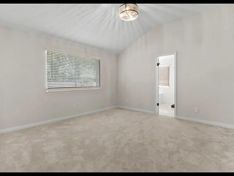 2311 Lexington Woods Dr — Photo 10