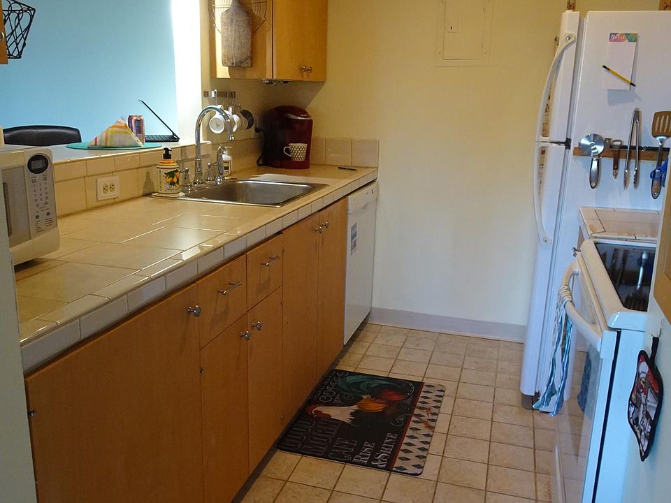 Kitchen - Microwave / Dishwasher