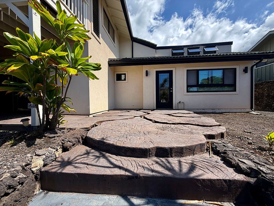 1st image of 77-6547 Naniloa Dr