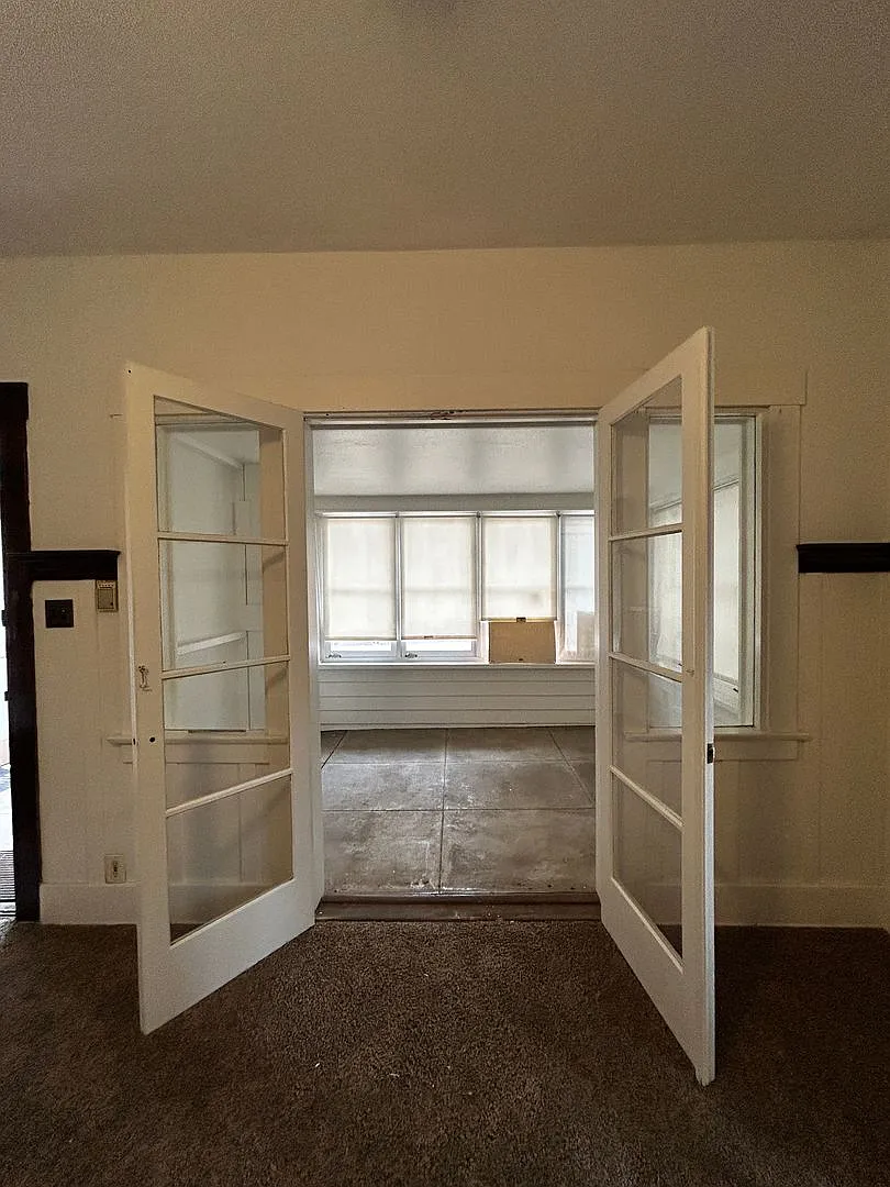 mp2726FifthSt — Photo 3