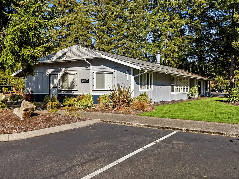 Evergreen Park Apartments in Olympia! — Photo 13