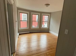 135 Lafayette Sq APT 3R, Haverhill, MA 01832