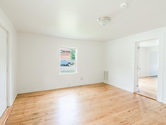 4th image of 2301 Otis St #A