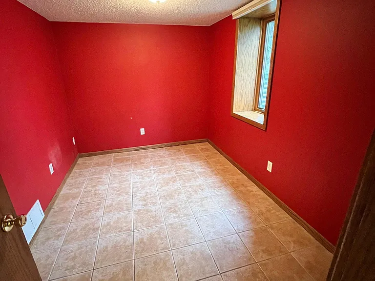 lower bedroom.