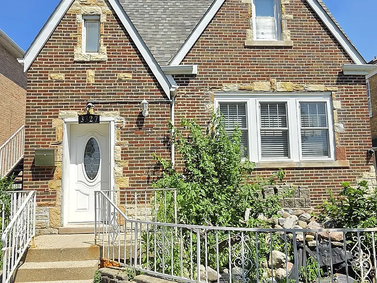 3327 S Austin Blvd #1 — Photo 1