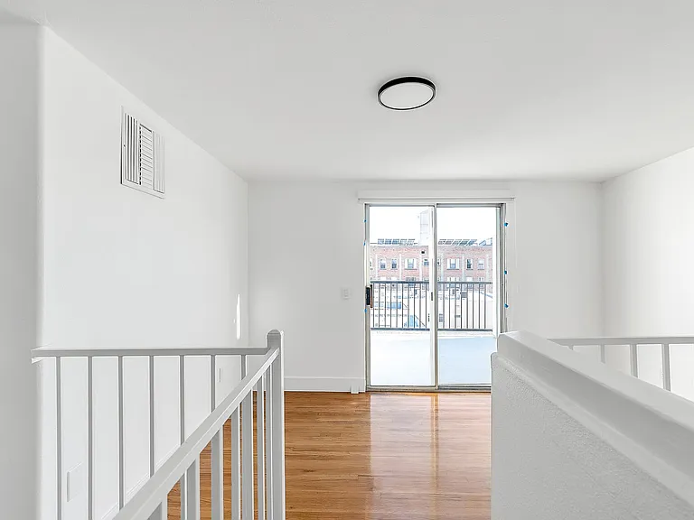 1827 N Wilcox Ave — Photo 13