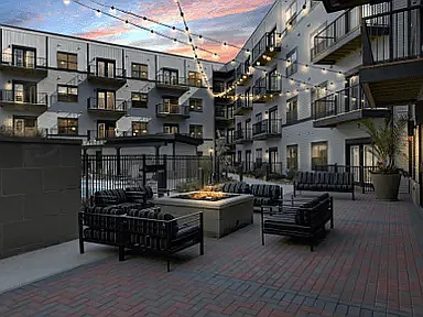 Lincoln Pointe — Photo 3