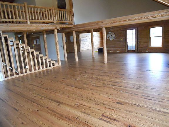 Skip planed oak floors