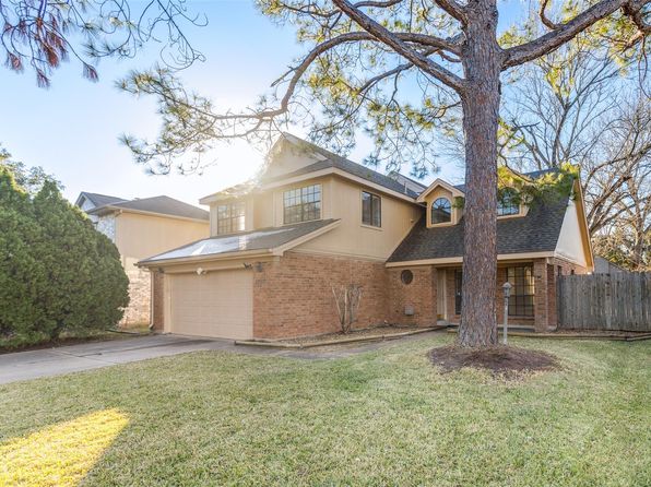 1703 Regal Blue Ct, Fresno, TX 77545